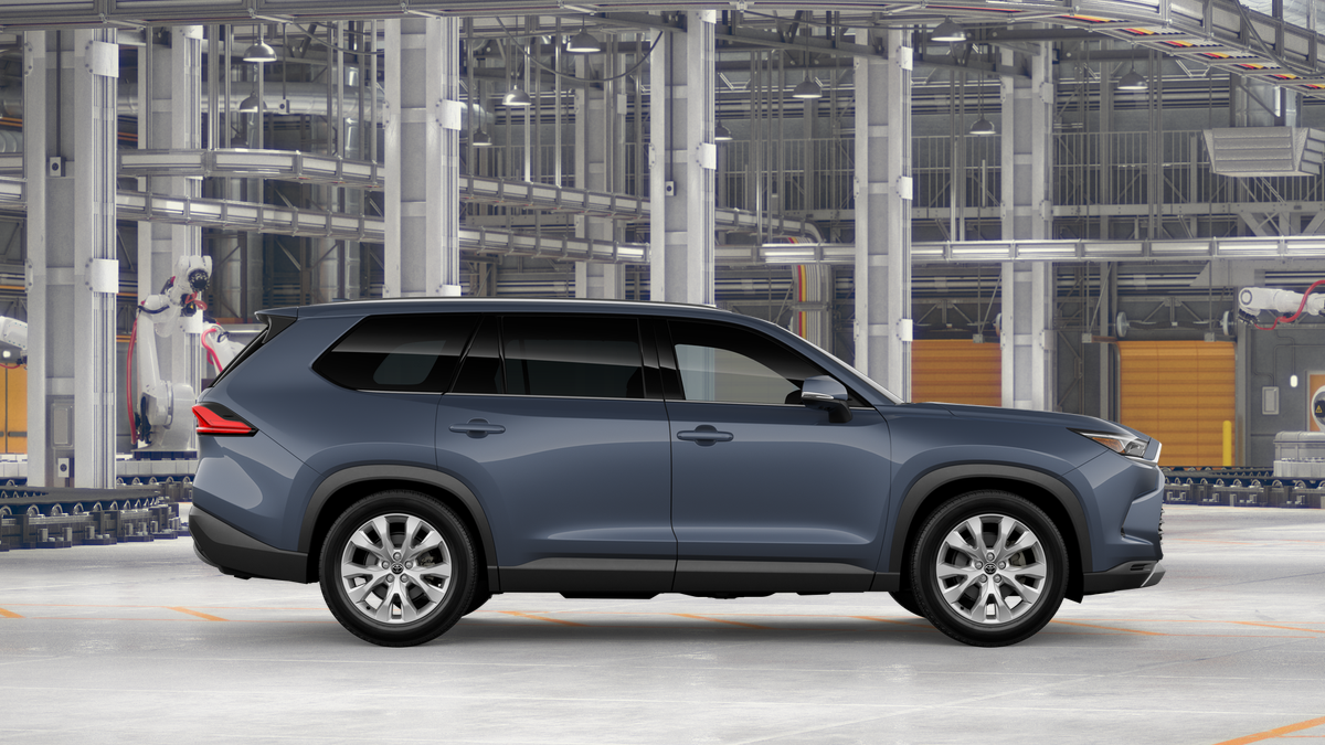 2026 Toyota Highlander Hybrid Limited photo 11