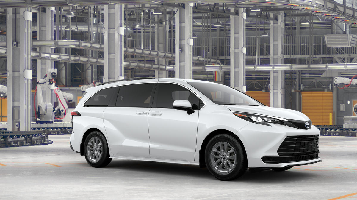 2025 Toyota Sienna LE photo 15