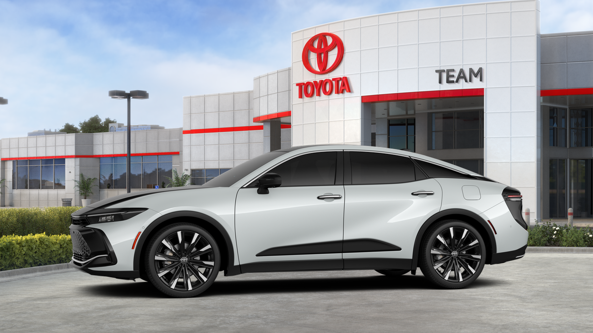 2026 Toyota Crown Platinum photo 15