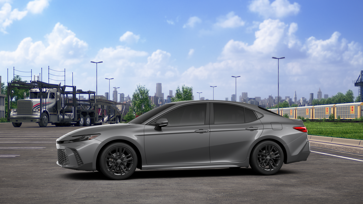 2026 Toyota Camry SE photo 4