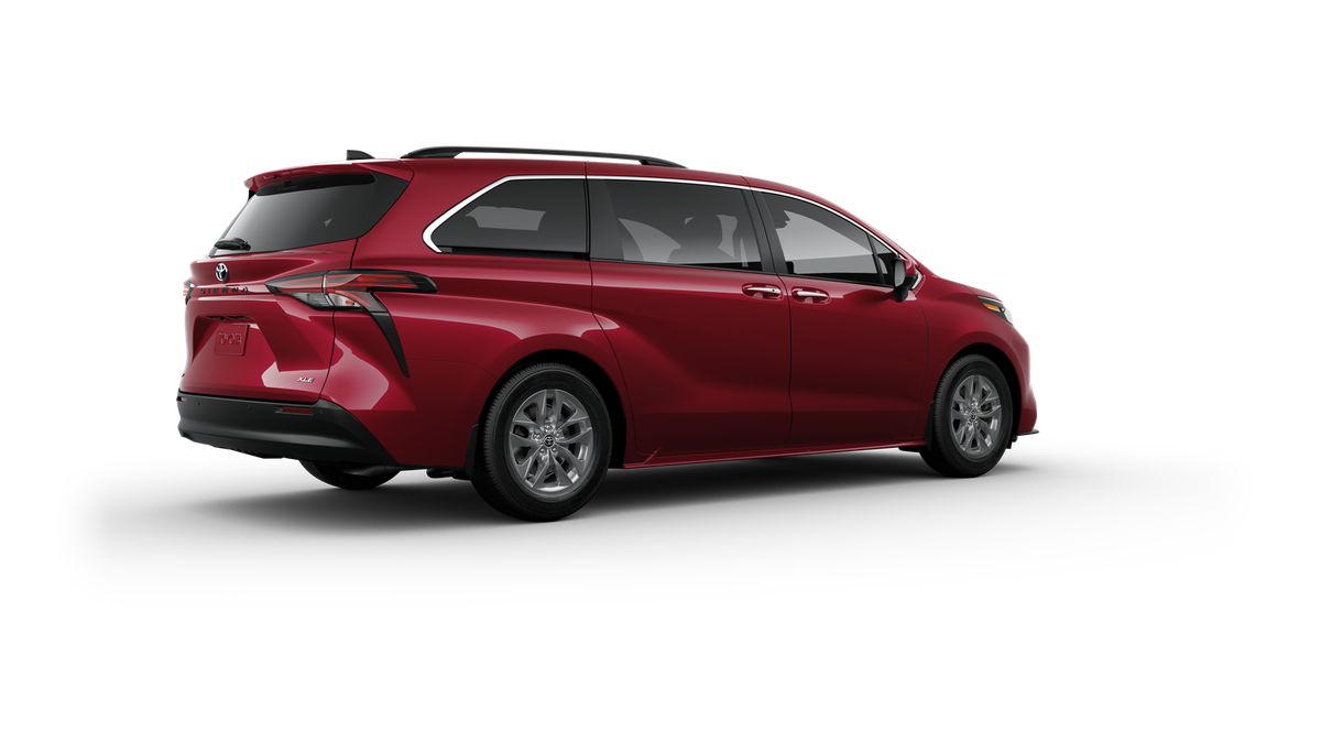 2025 Toyota Sienna XLE photo 10