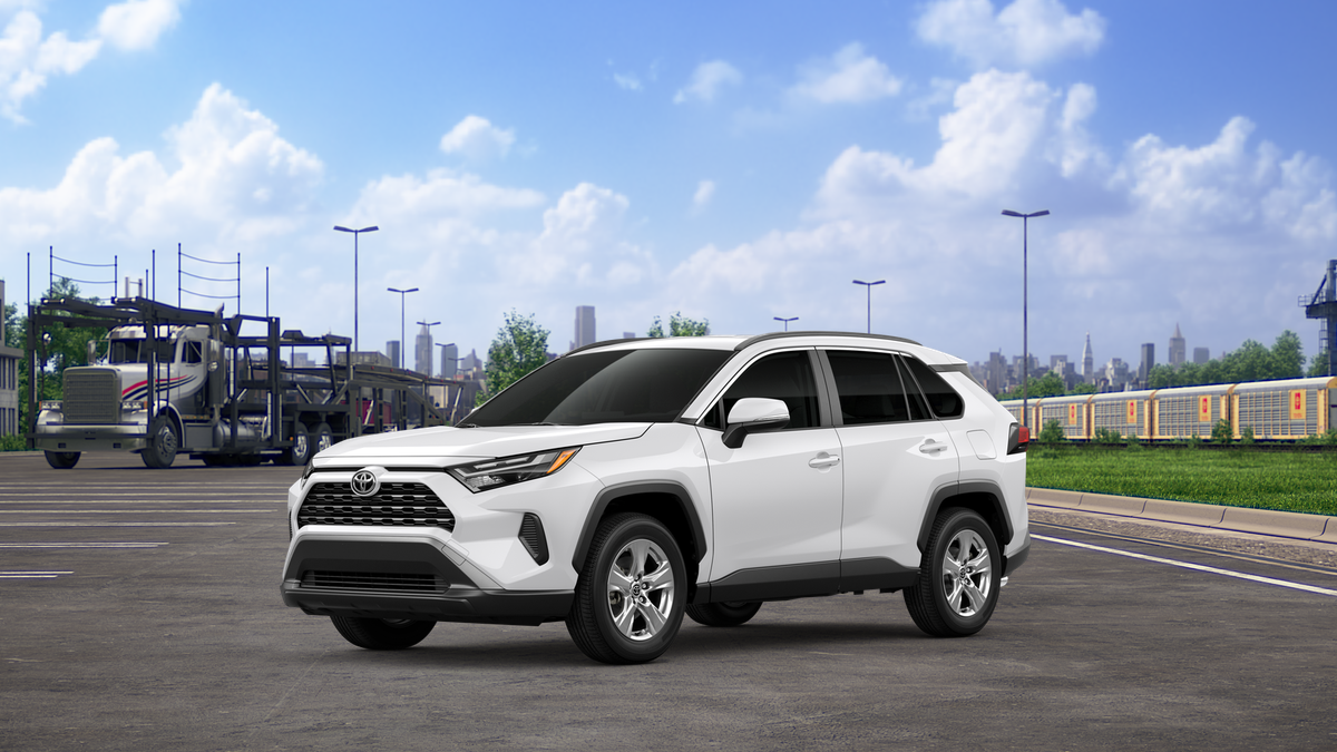 2025 Toyota RAV4 XLE photo 4