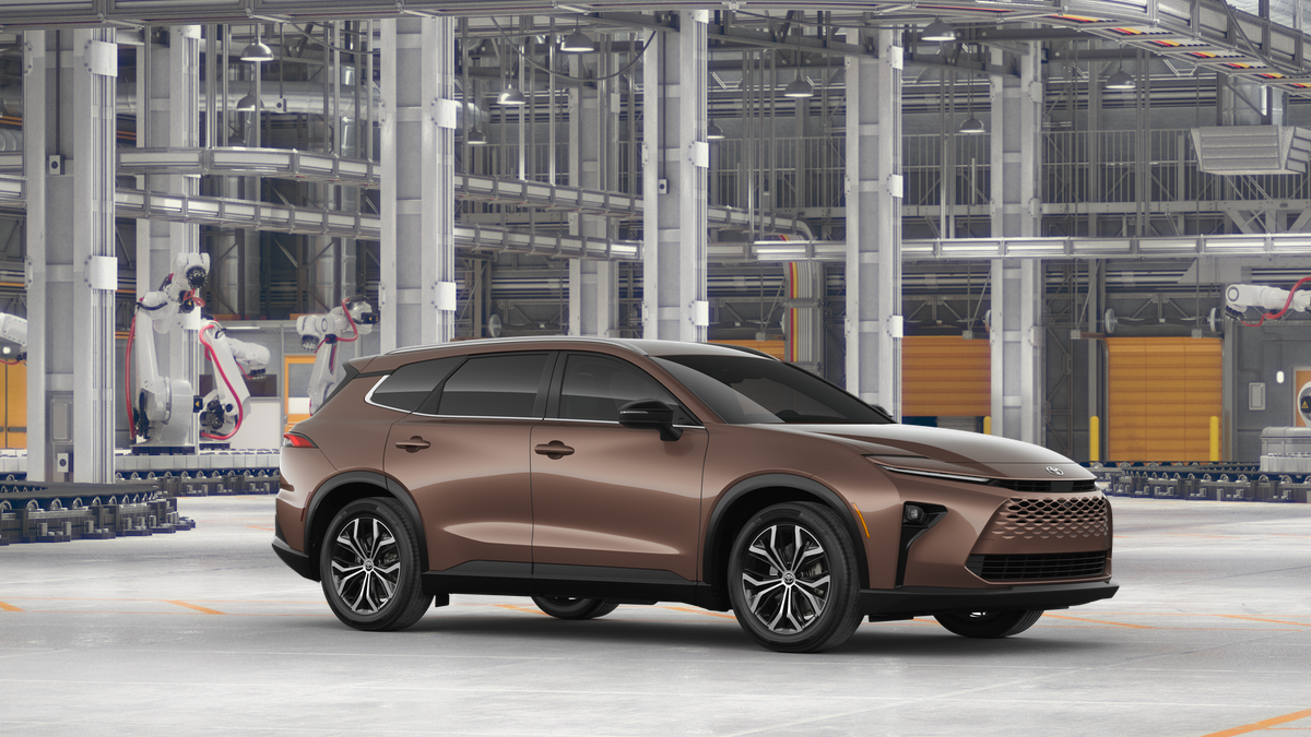 2025 Toyota Crown Signia XLE photo 14