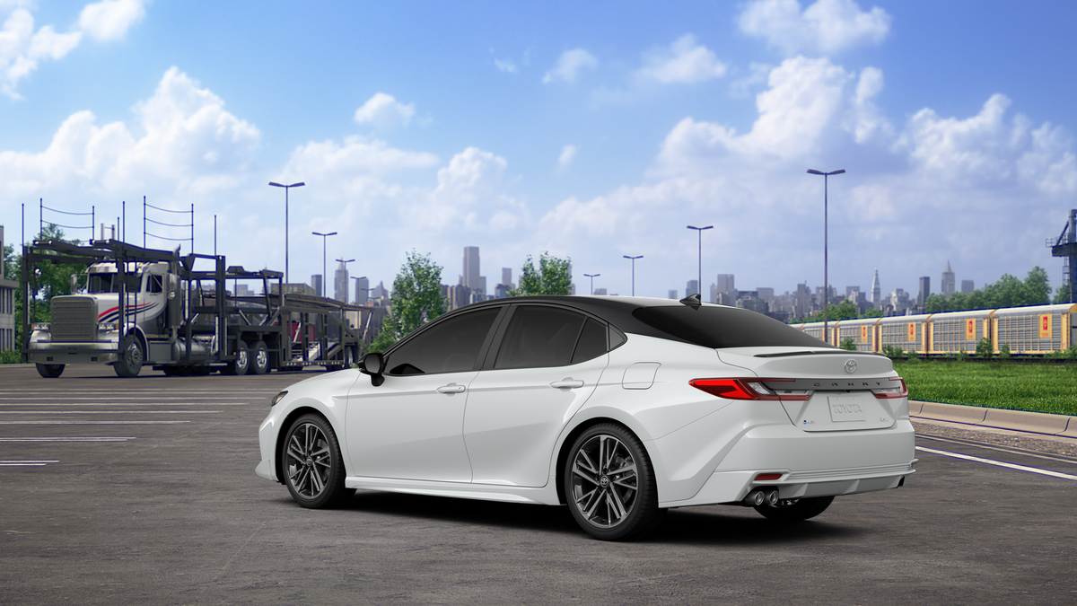 New 2026 Wind Chill Pearl with Midnight Black Metallic roof <sup>1</sup> Toyota  XSE image 8