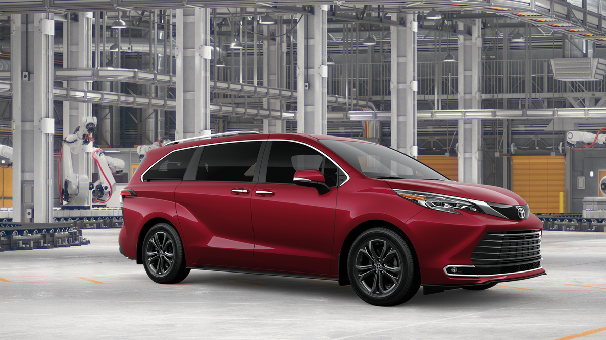 New 2026 Ruby Flare Pearl <sup>1</sup> Toyota  Platinum image 16