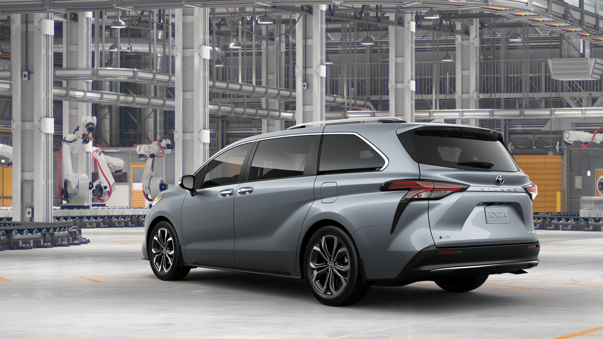 2025 Toyota Sienna Platinum photo 8