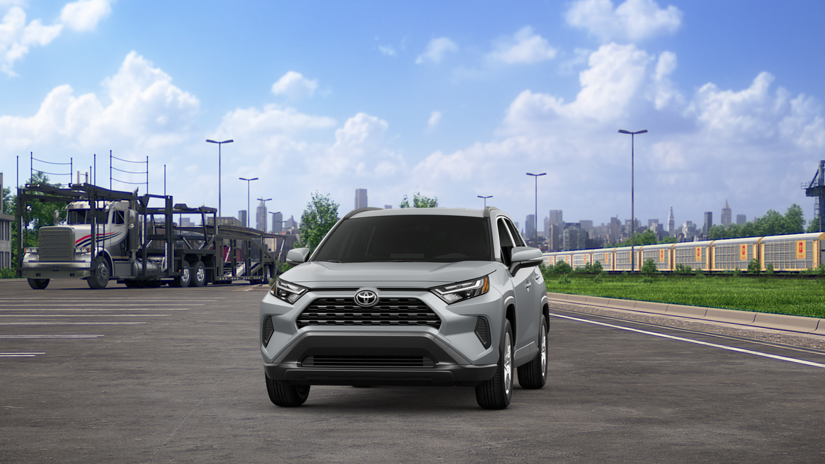 2025 Toyota RAV4 XLE photo 3