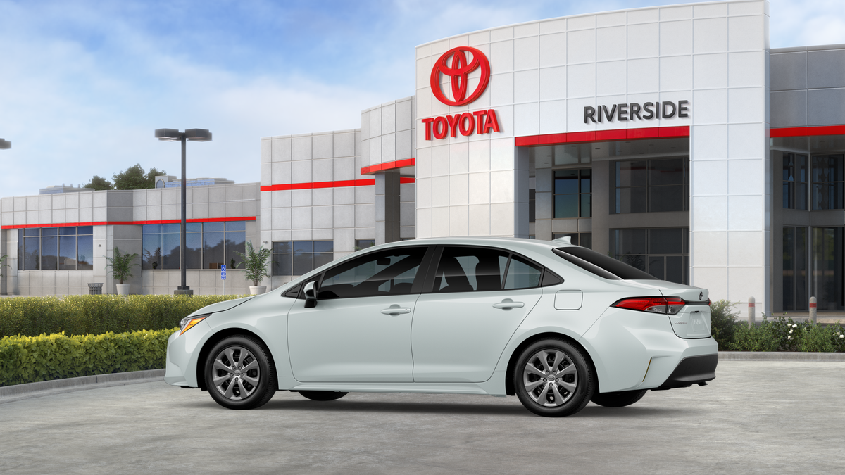 New 2026 Wind Chill Pearl <sup>1</sup> Toyota  LE image 7
