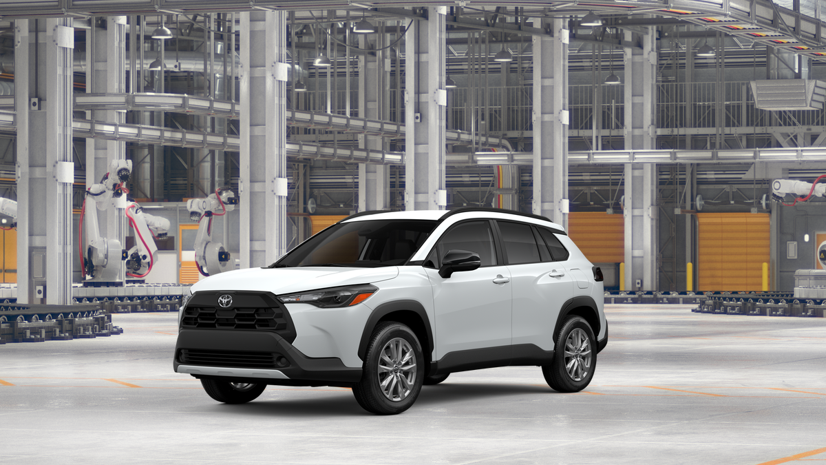 2026 Toyota Corolla Cross LE's photo