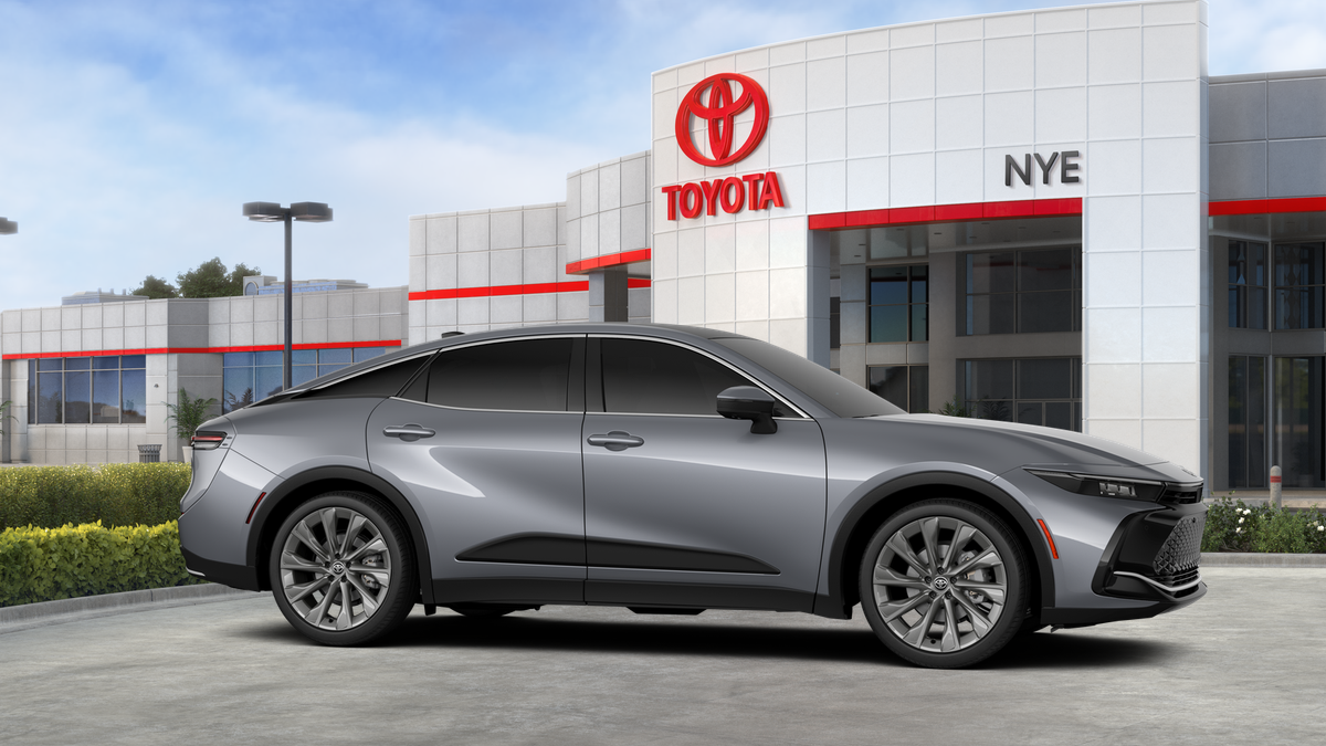 2026 Toyota Crown Limited - Photo 15