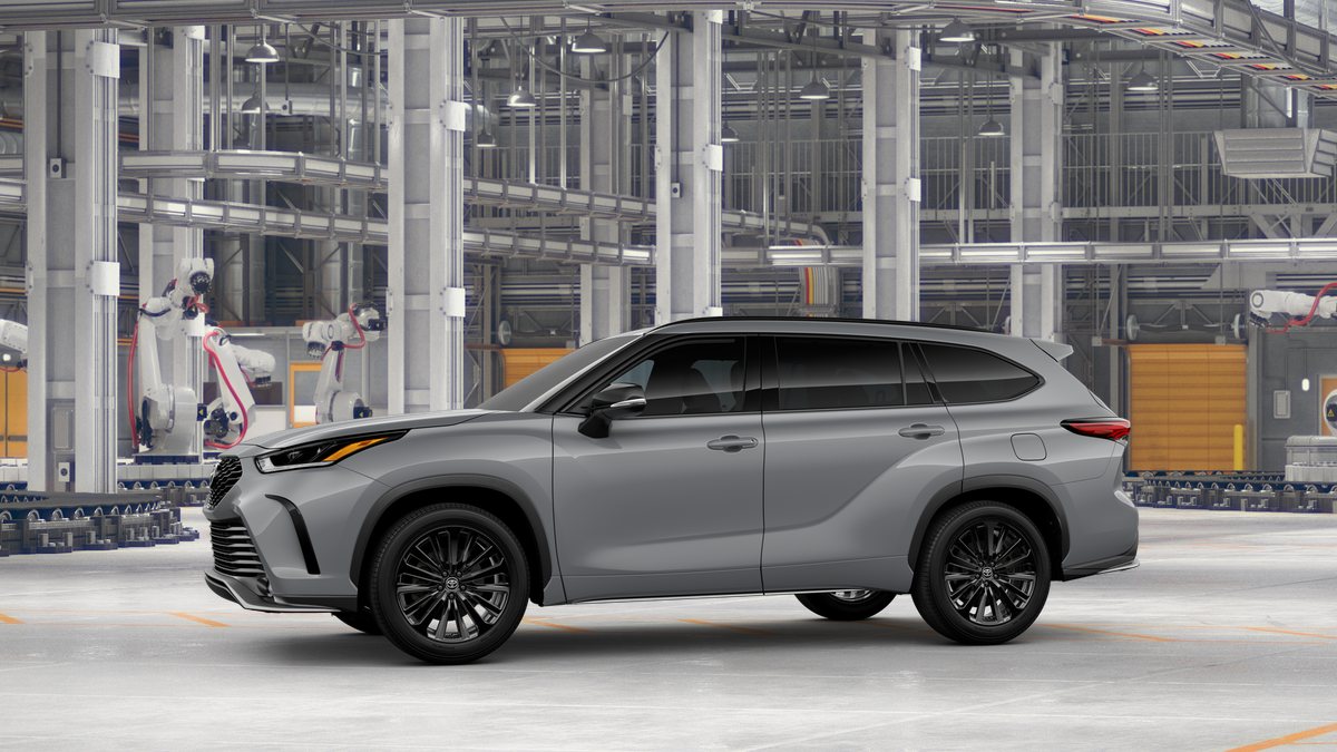 2025 Toyota Highlander XSE photo 3
