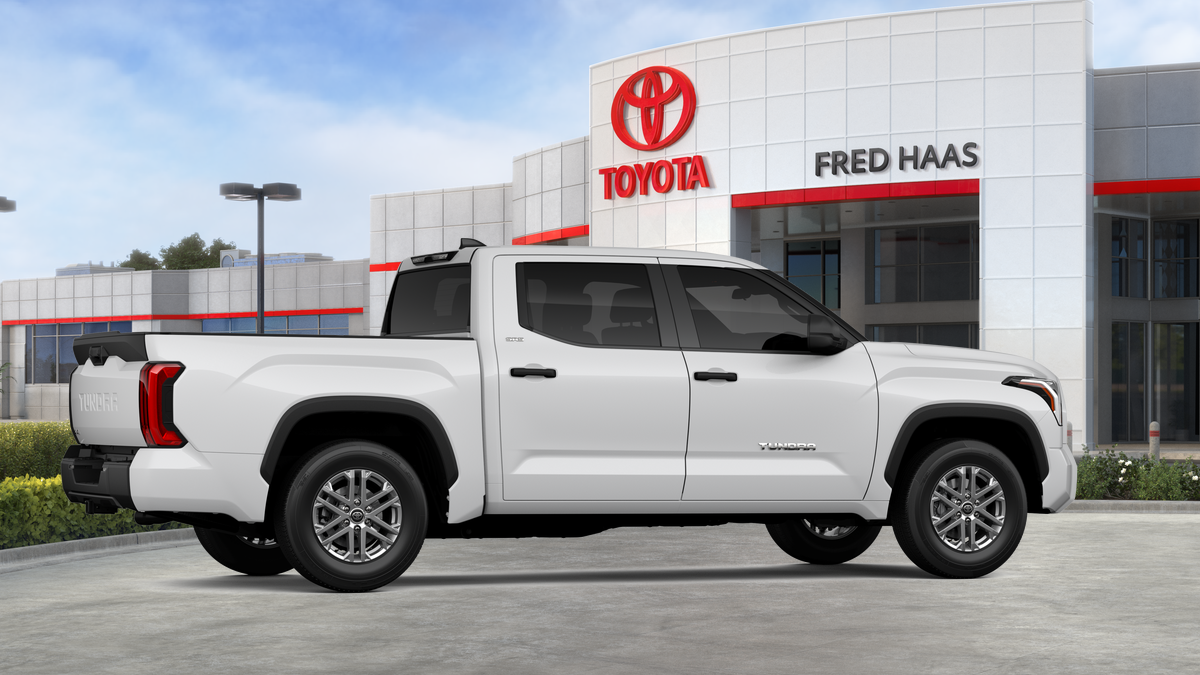 2026 Toyota Tundra SR5 CrewMax photo 11