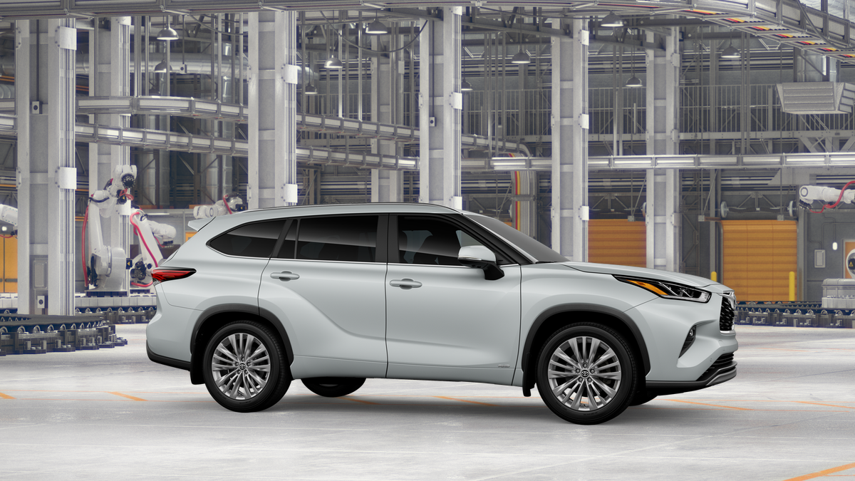 New Wind Chill Pearl [extra cost color] 2026 Toyota Highlander