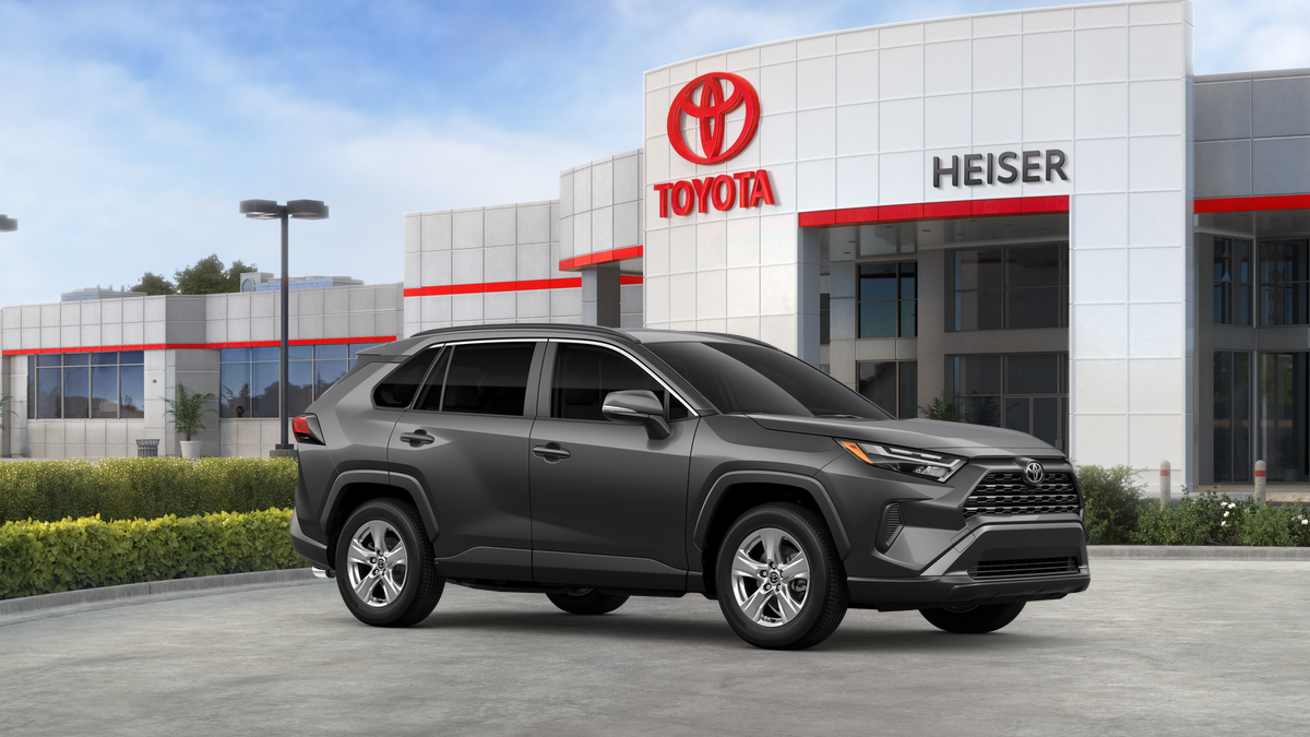 2025 Toyota RAV4 XLE photo 6