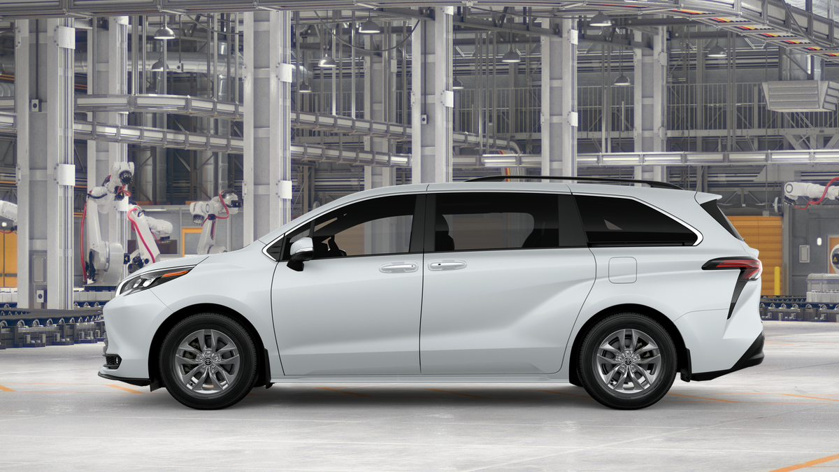Sienna XLE 2.5L Hybrid Engine Front-Wheel Drive 7-passenger seating [3]