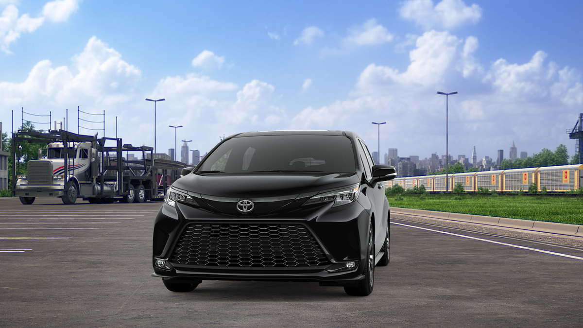 2026 Toyota Sienna XSE photo 3