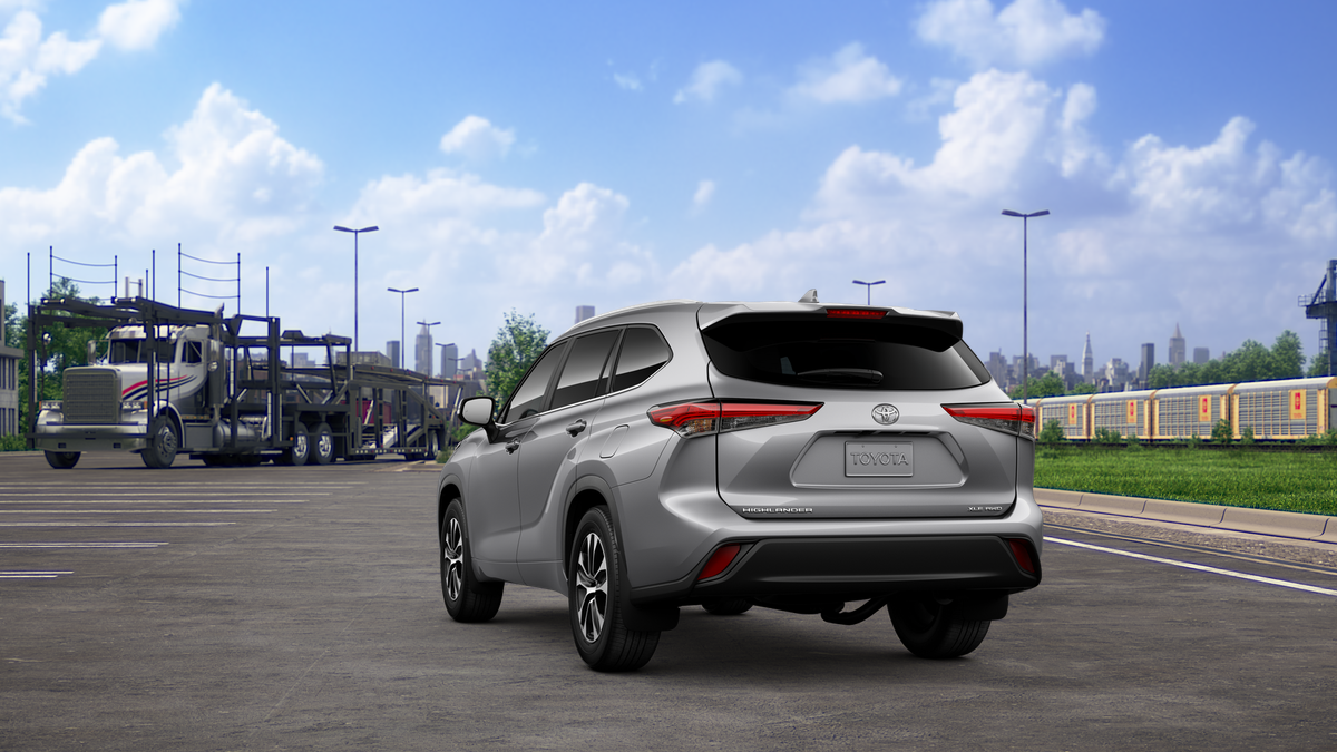 2025 Toyota Highlander XLE photo 9