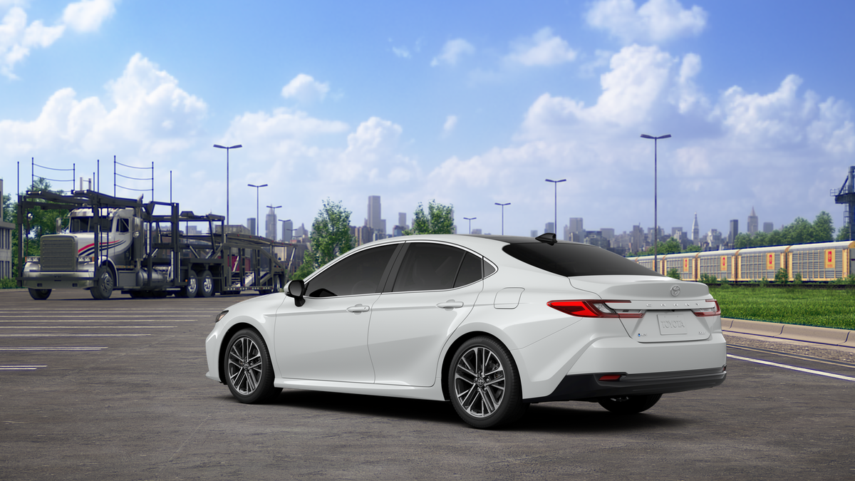 和利 New Wind Chill Pearl [extra cost color] 2026 Toyota Camry XLE for