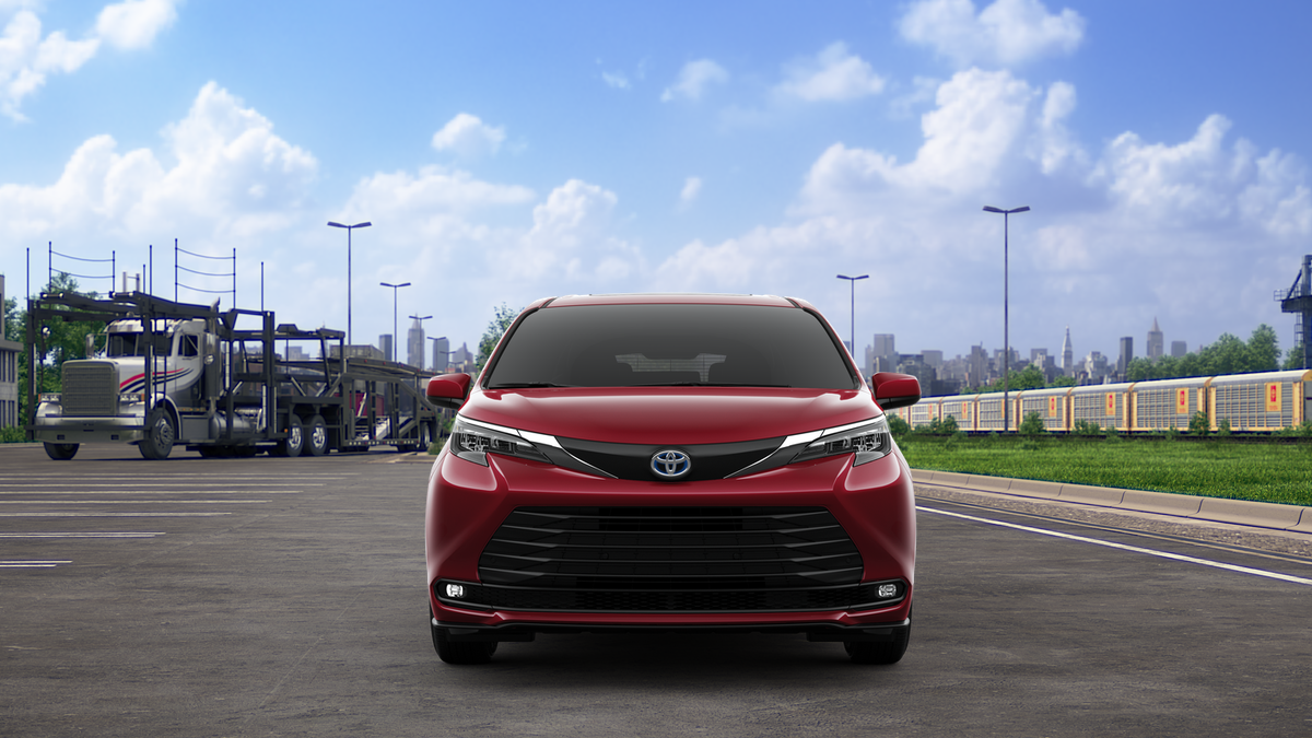 2025 Toyota Sienna XLE photo 17