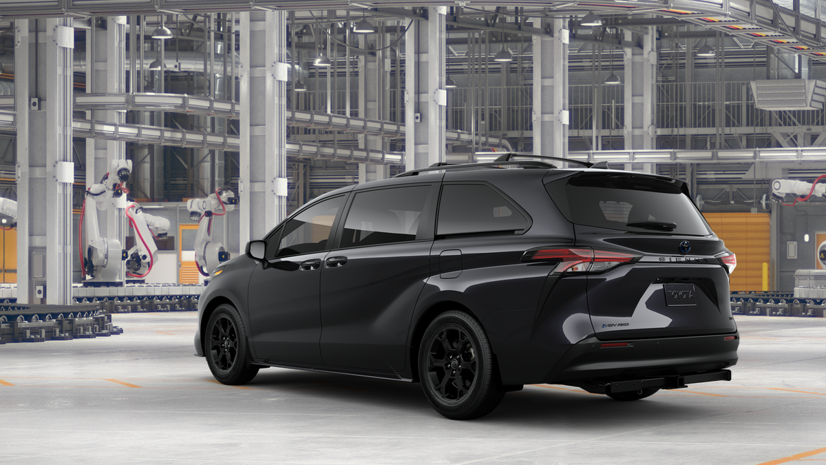 2025 Toyota Sienna Woodland Edition photo 8