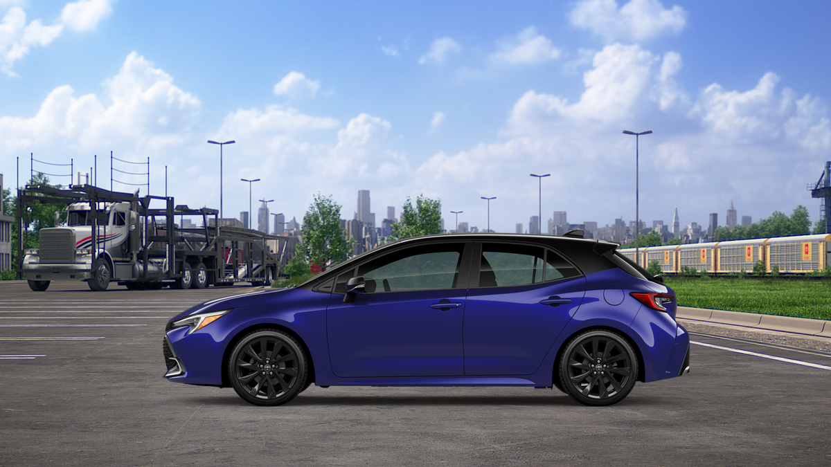 New 2026 Blue Crush Metallic with Midnight Black Metallic roof <sup>1</sup> Toyota  XSE image 6