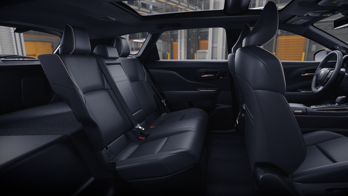 2025 Toyota Crown Signia Limited photo 19