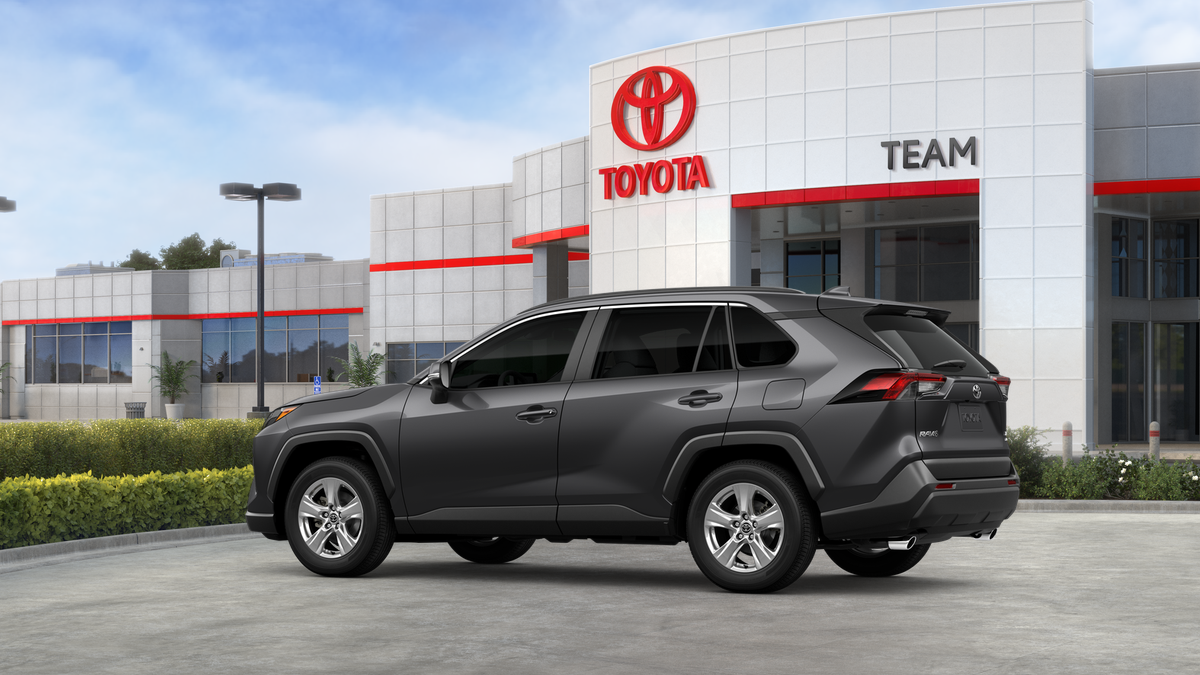 2025 Toyota RAV4 XLE photo 15