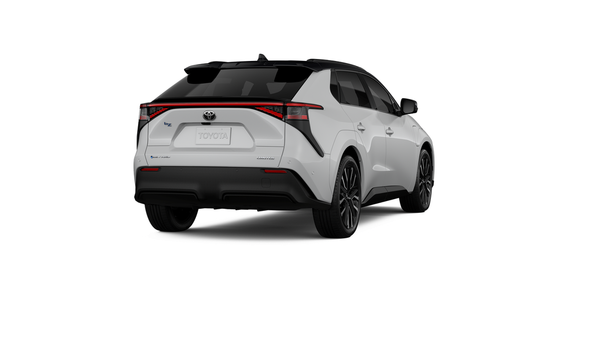 New 2026 Wind Chill Pearl with Midnight Black Metallic roof <sup>1</sup> Toyota  Limited image 11