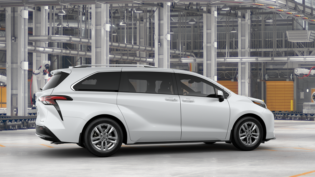 2025 Toyota Sienna Limited photo 13