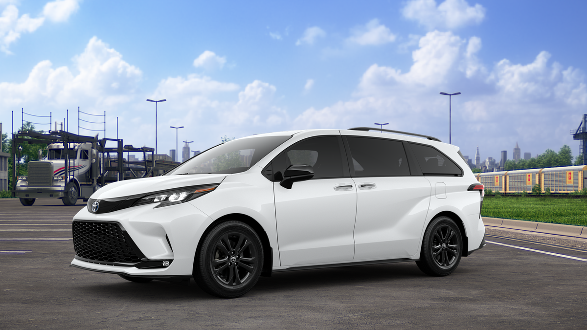 2025 Toyota Sienna XSE photo 2