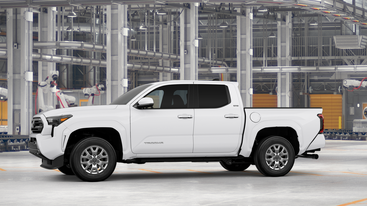 2025 Toyota Tacoma SR5 Double Cab photo 3