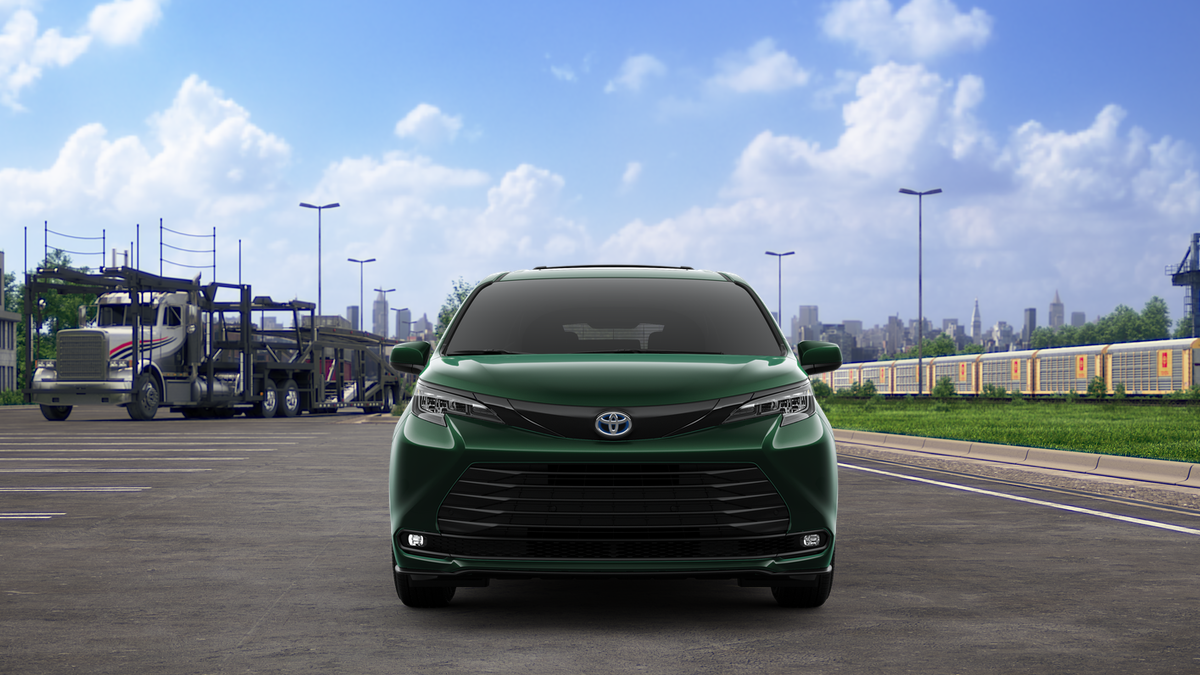 2025 Toyota Sienna Woodland Edition photo 15