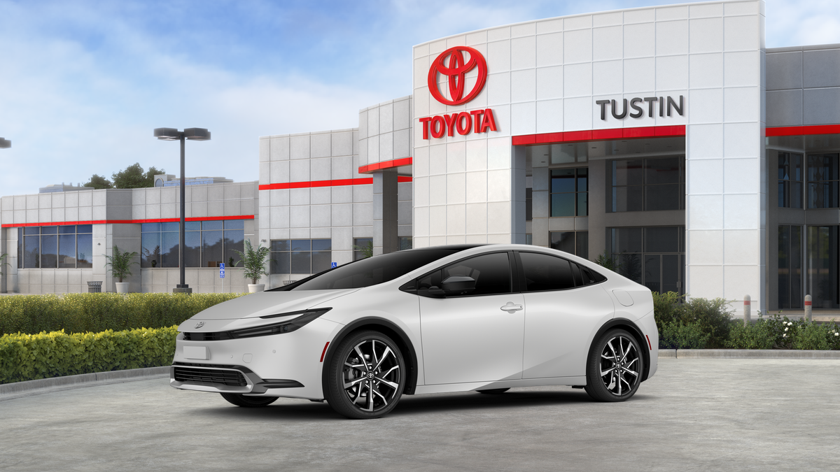 2026 Toyota Prius Plug-in Hybrid XSE Premium photo 2