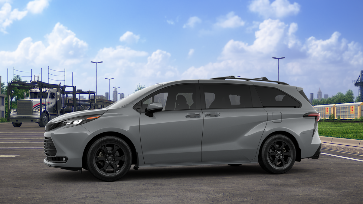 2025 Toyota Sienna XSE photo 3