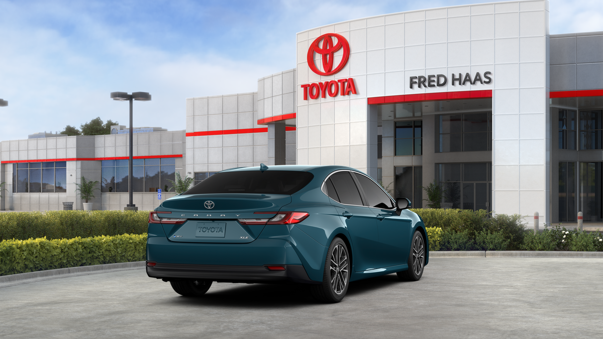 2025 Toyota Camry XLE photo 9