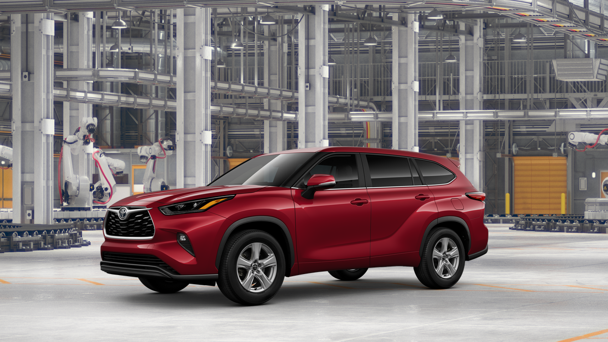 2025 Toyota Highlander LE photo 4