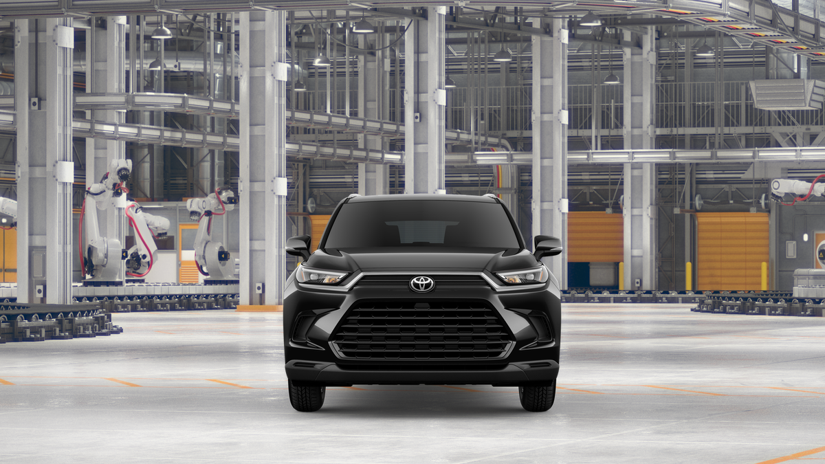 New 2026 Midnight Black Metallic Toyota  XLE image 19