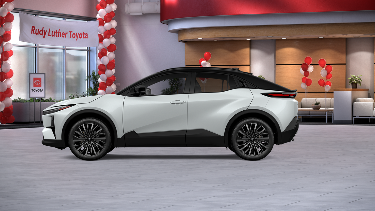 New 2026 Wind Chill Pearl with Midnight Black Metallic roof <sup>1</sup> Toyota  XSE image 6