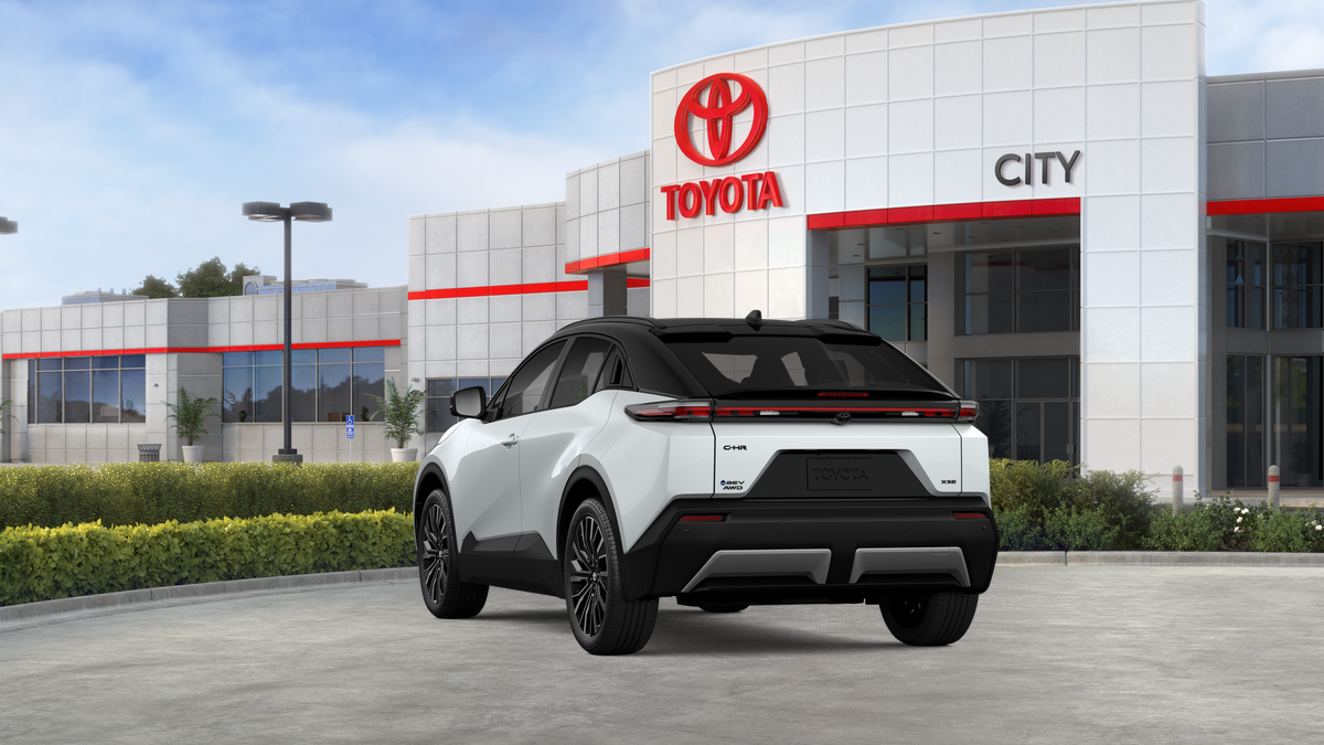 New 2027 Wind Chill Pearl with Midnight Black Metallic roof <sup>1</sup> Toyota  XSE image 44