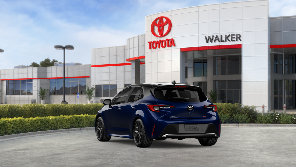 New 2027 Blueprint with Black roof <sup>1</sup> Toyota  XSE image 9