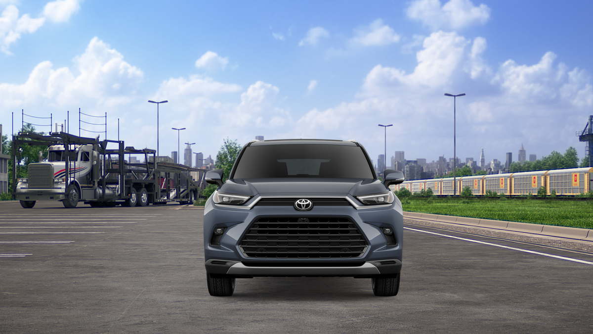 2026 Toyota Highlander Hybrid Limited photo 2