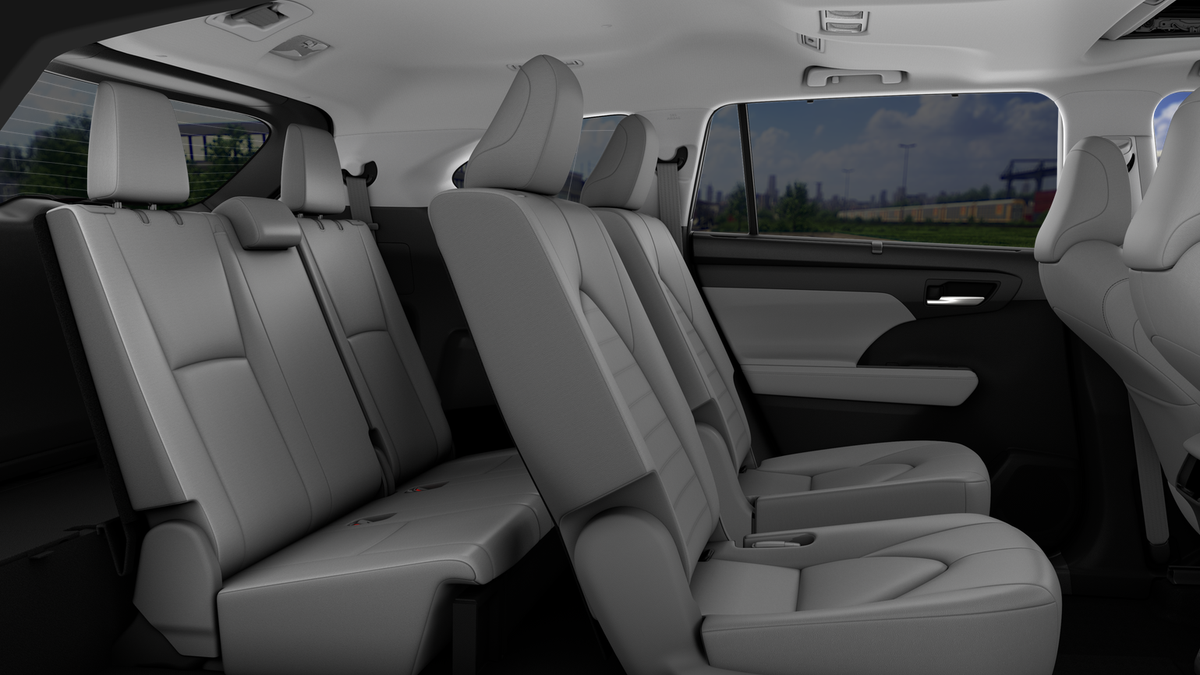 2025 Toyota Highlander XLE photo 21