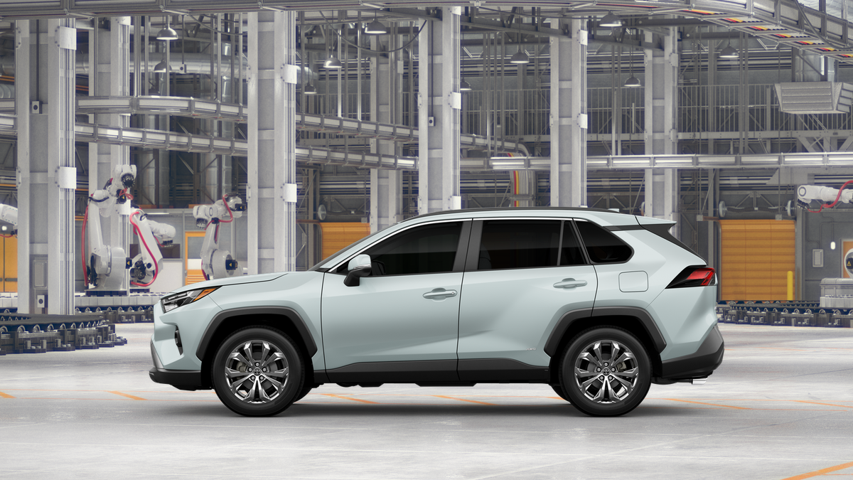 2025 Toyota RAV4 Hybrid XLE Premium photo 3