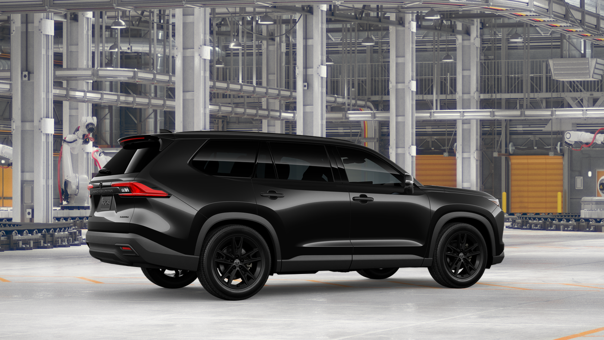 2026 Toyota Highlander Hybrid photo 8