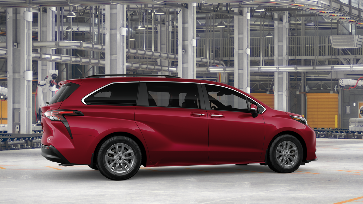 New 2026 Ruby Flare Pearl <sup>1</sup> Toyota  XLE image 13