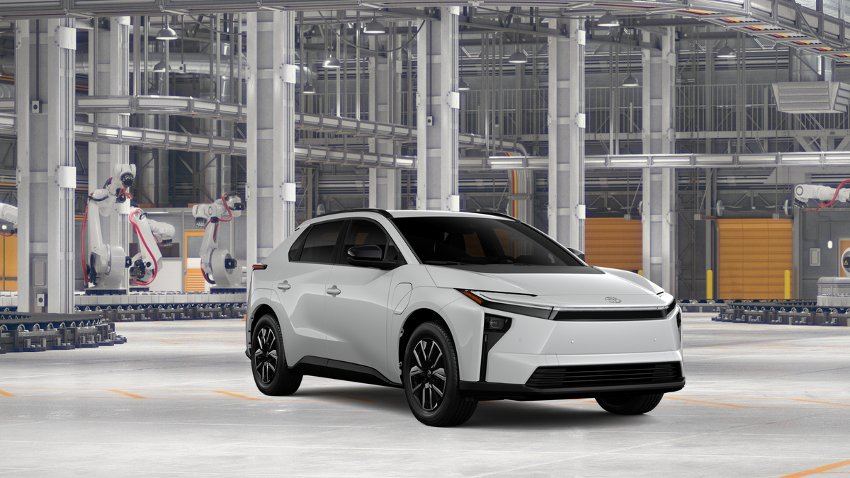New 2027 Wind Chill Pearl <sup>1</sup> Toyota  XLE image 17