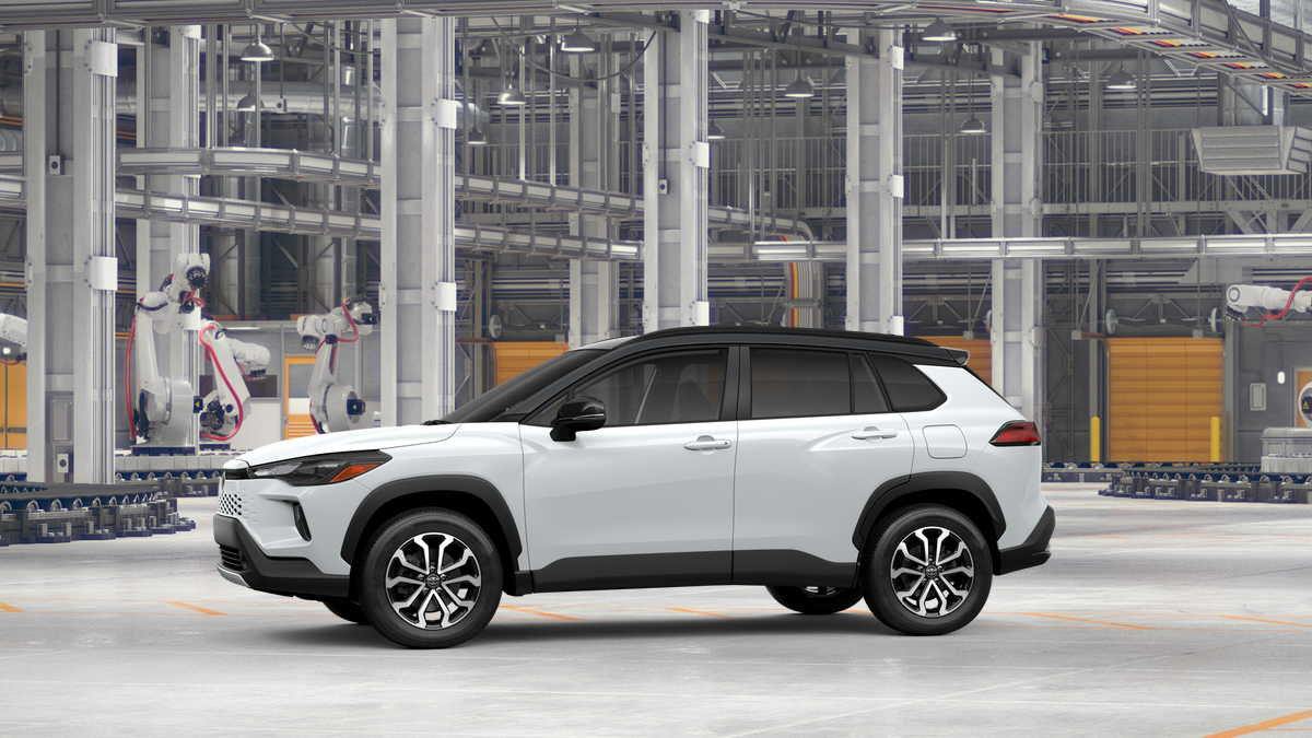 New 2026 Wind Chill Pearl with Jet Black roof <sup>1</sup> Toyota  SE image 5