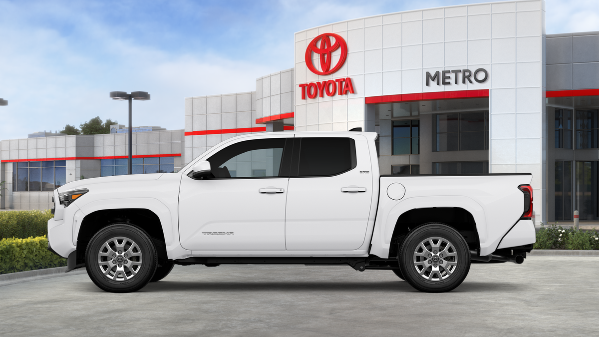 2025 Toyota Tacoma SR5 Double Cab photo 4