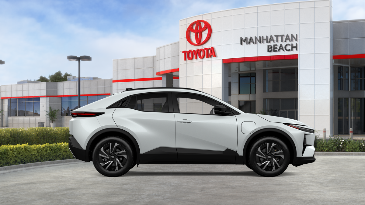 2026 Toyota C-HR SE - Photo 12