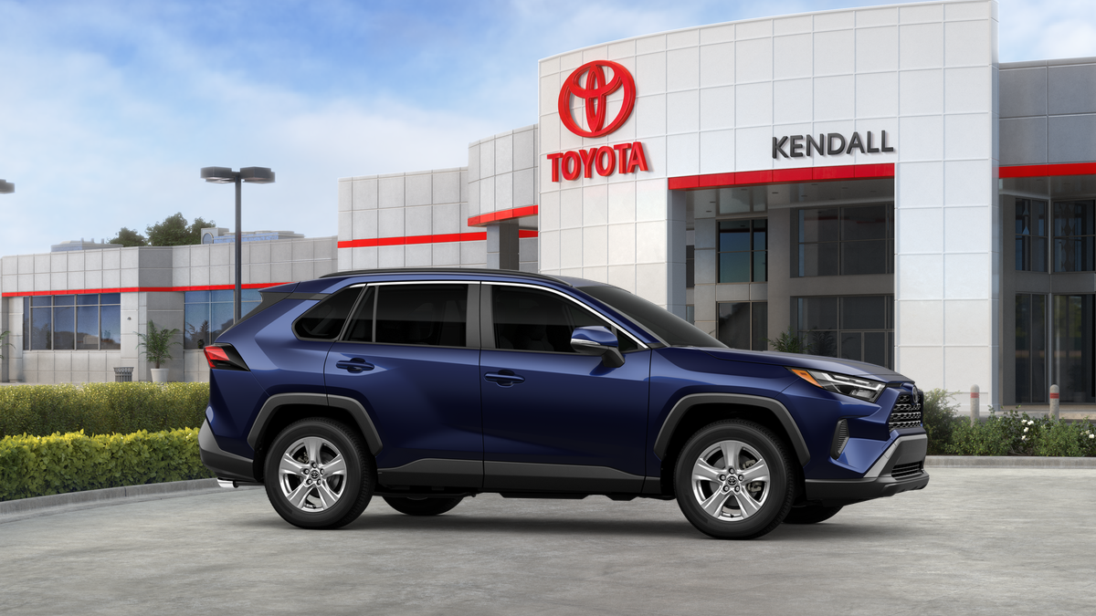 2025 Toyota RAV4 XLE photo 6